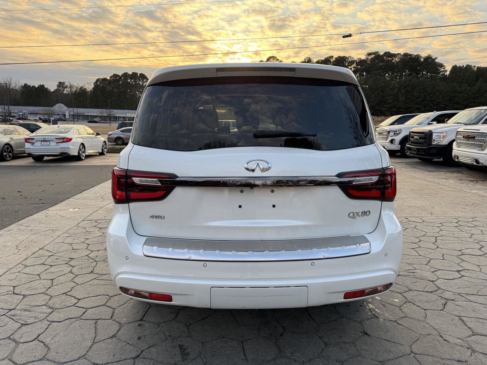 Used 2021 INFINITI QX80 Premium Select w/ All-Season Package image 11