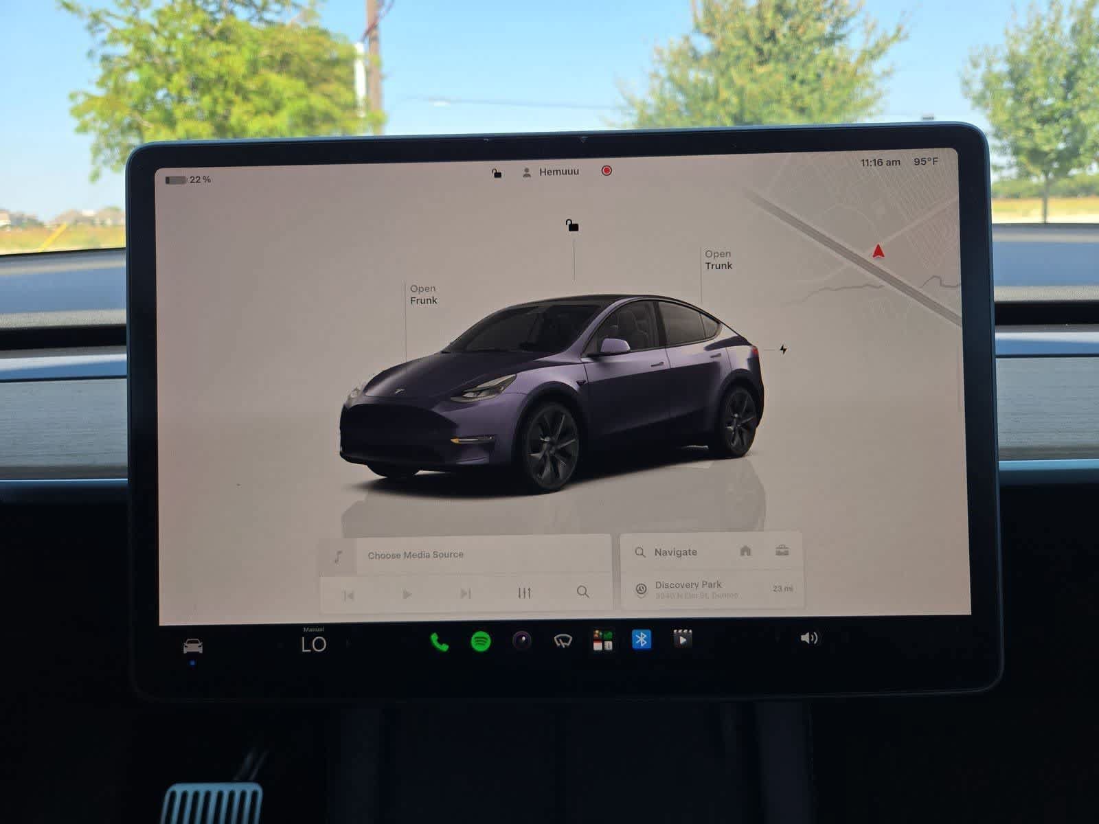 Used 2024 Tesla Model Y 2WD image 25