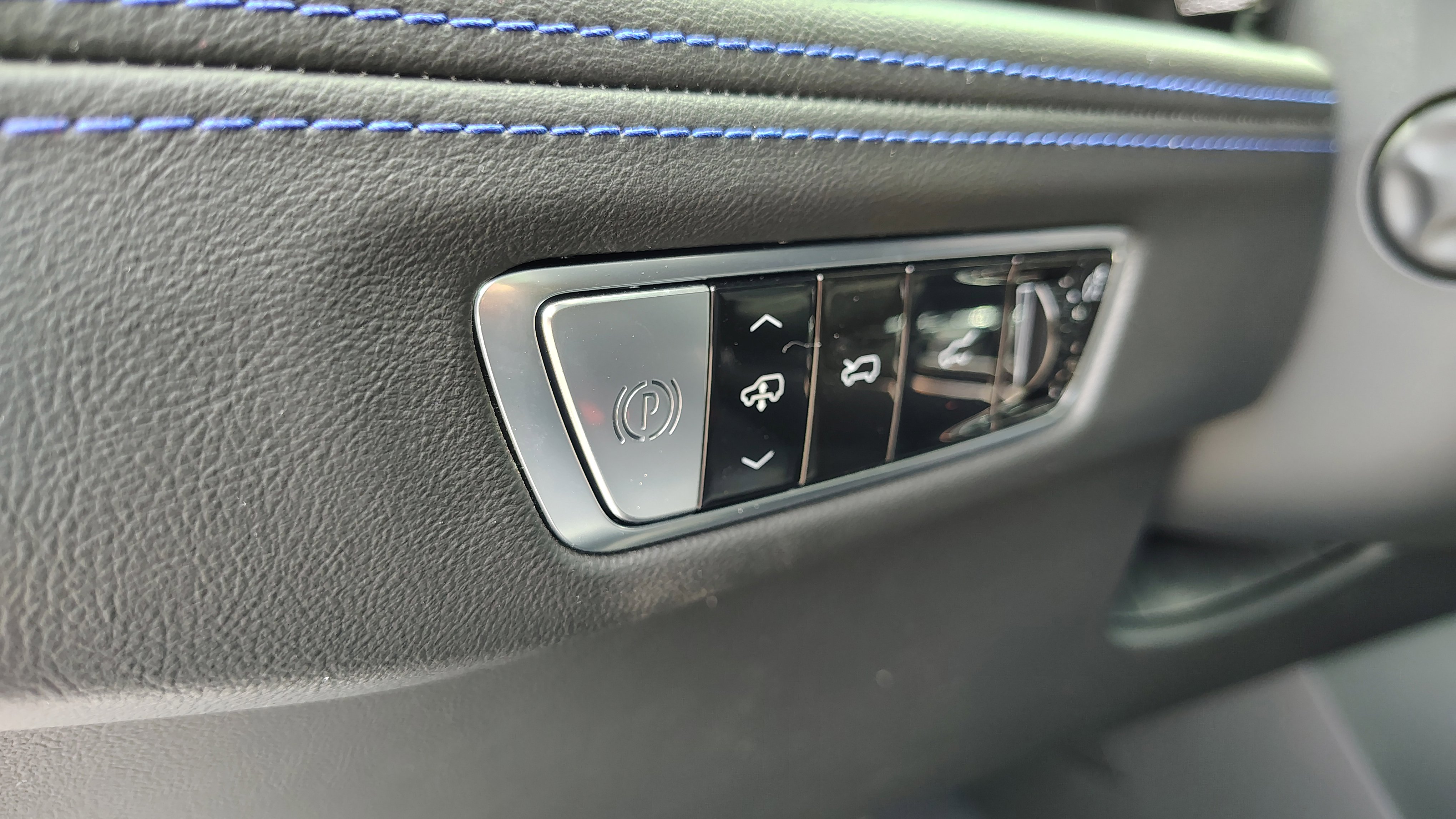 New 2025 Cadillac Escalade IQ Luxury 1 image 14