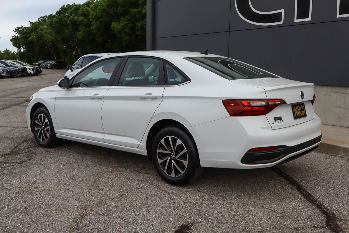 Used 2022 Volkswagen Jetta S FWD image 6