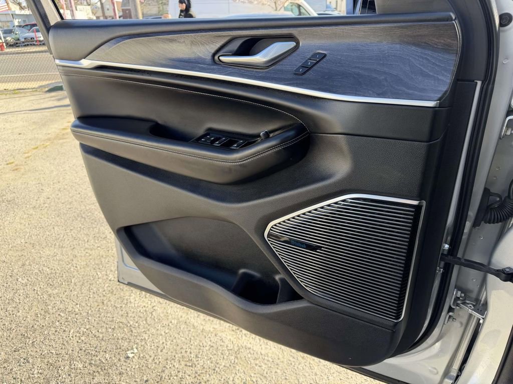 Used 2021 Jeep Grand Cherokee L Overland image 26