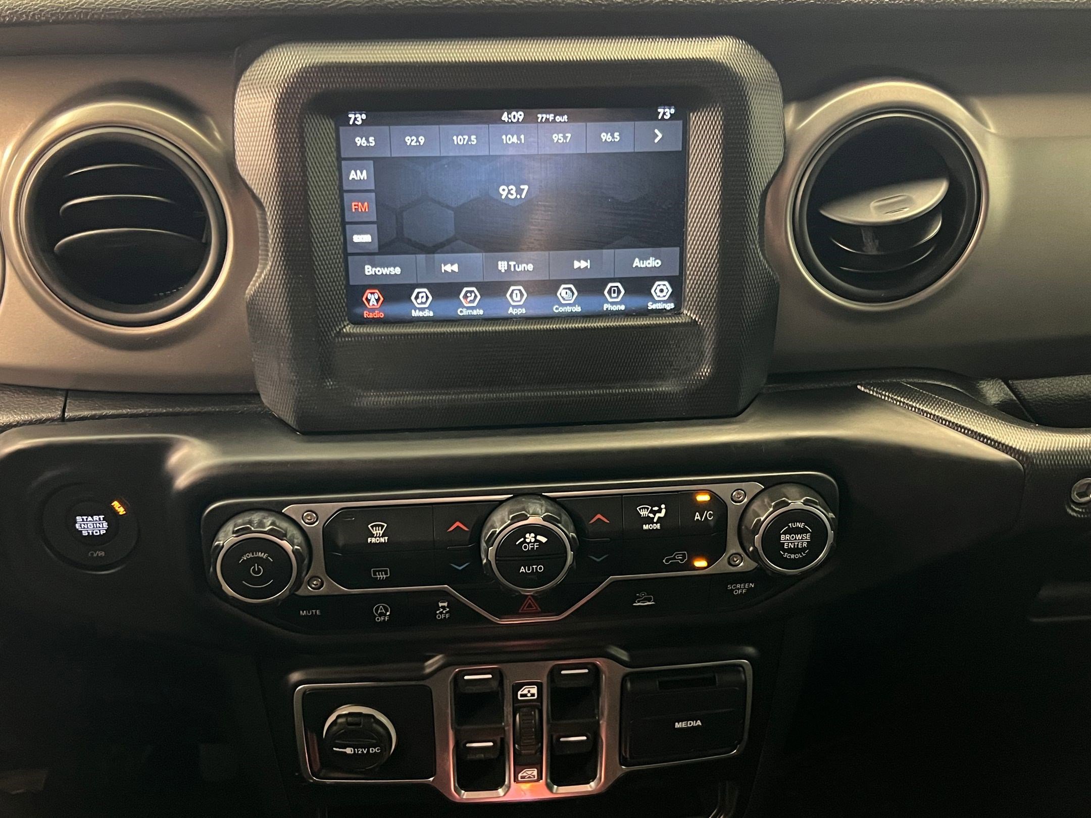 Used 2021 Jeep Wrangler Unlimited Sport image 25