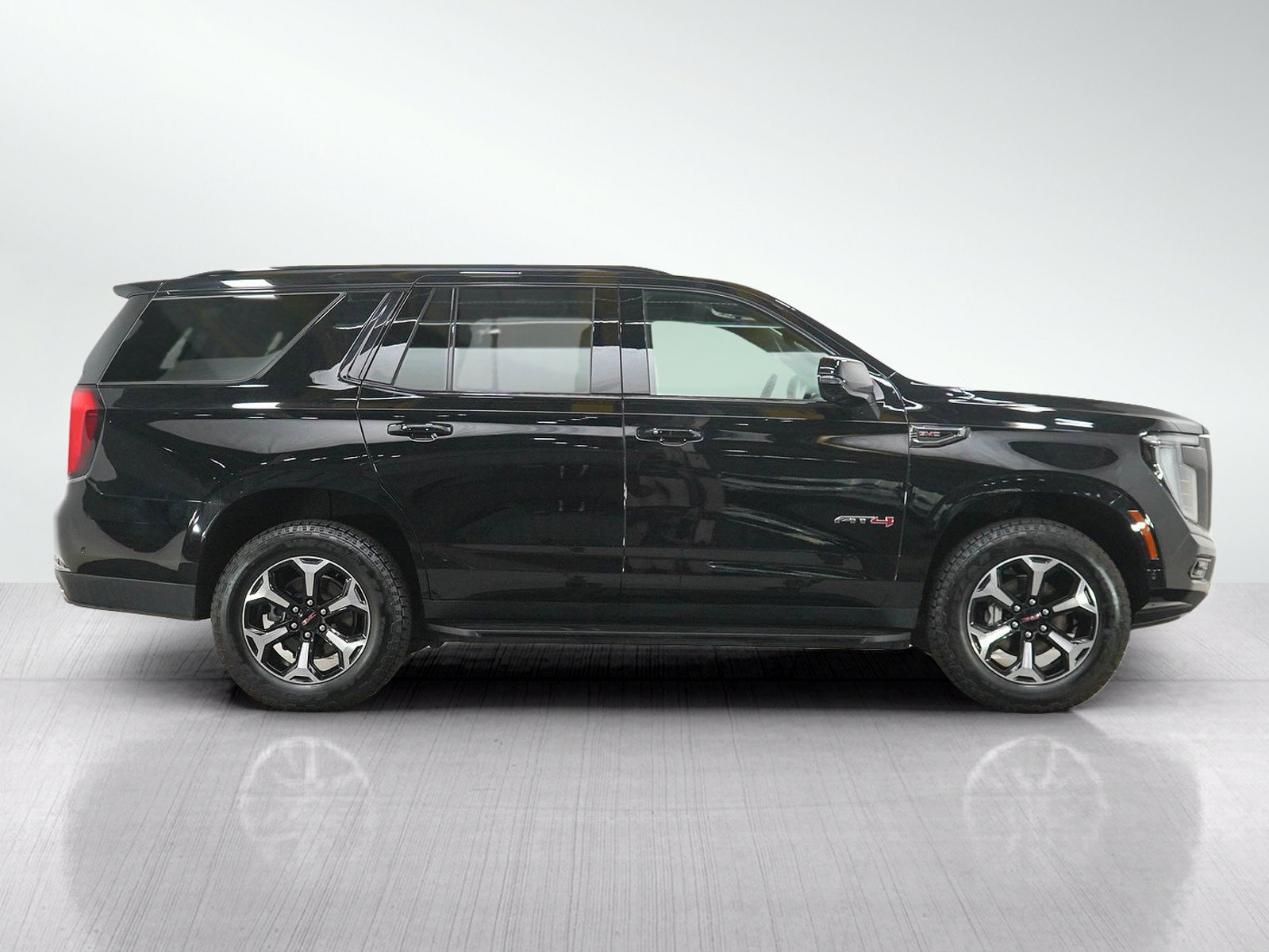 Used 2025 GMC Yukon AT4 AWD/4WD image 7