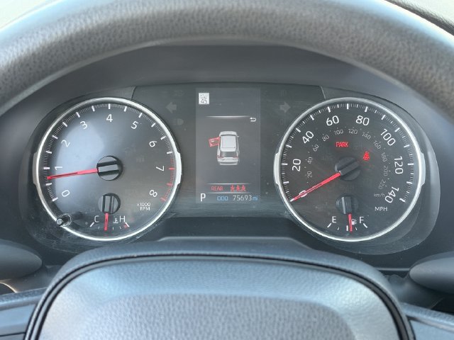 Used 2022 Toyota RAV4 LE AWD/4WD image 25