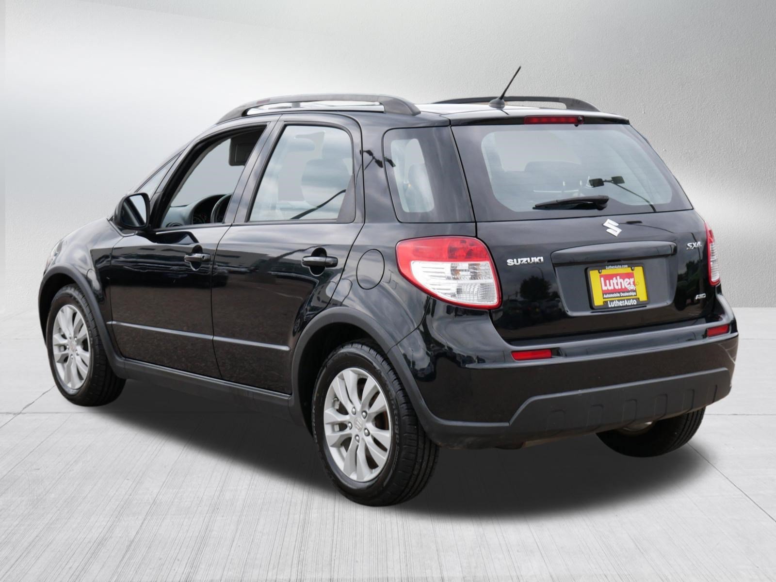 Used 2013 Suzuki SX4 Premium AWD/4WD image 5