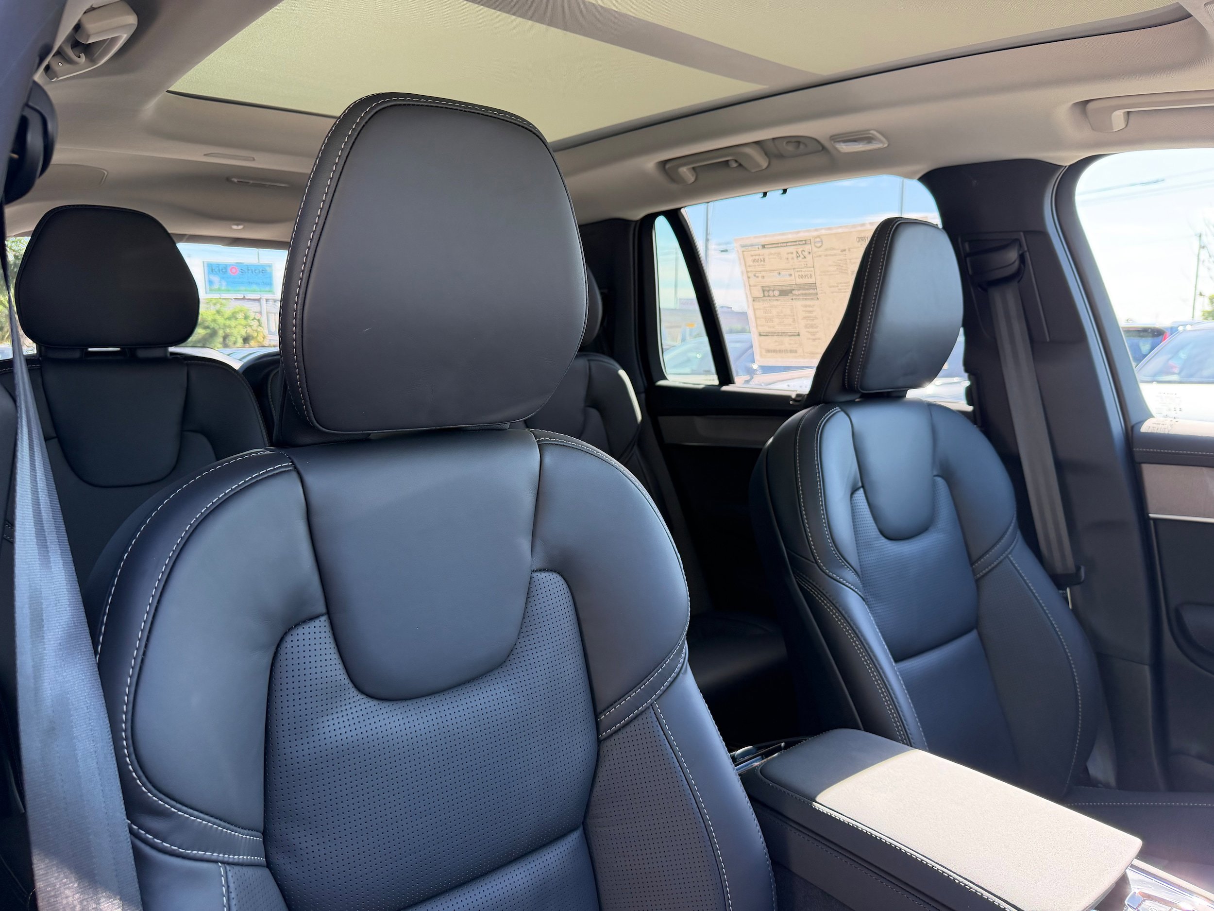 New 2026 Volvo XC90 B5 Ultra w/ Protection Package AWD/4WD image 9