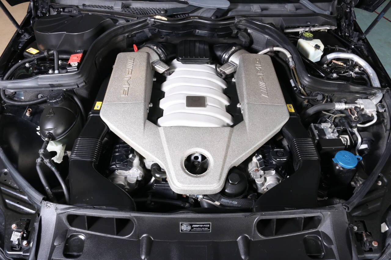 Used 2013 Mercedes-Benz C 63 AMG Coupe w/ Multimedia Pkg image 3