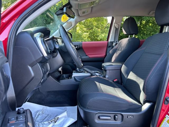 Certified 2022 Toyota Tacoma SR5 w/ Technology Package AWD/4WD image 17