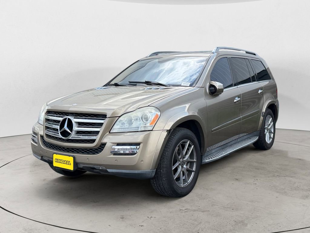 Used 2010 Mercedes-Benz GL 550 4MATIC image 1