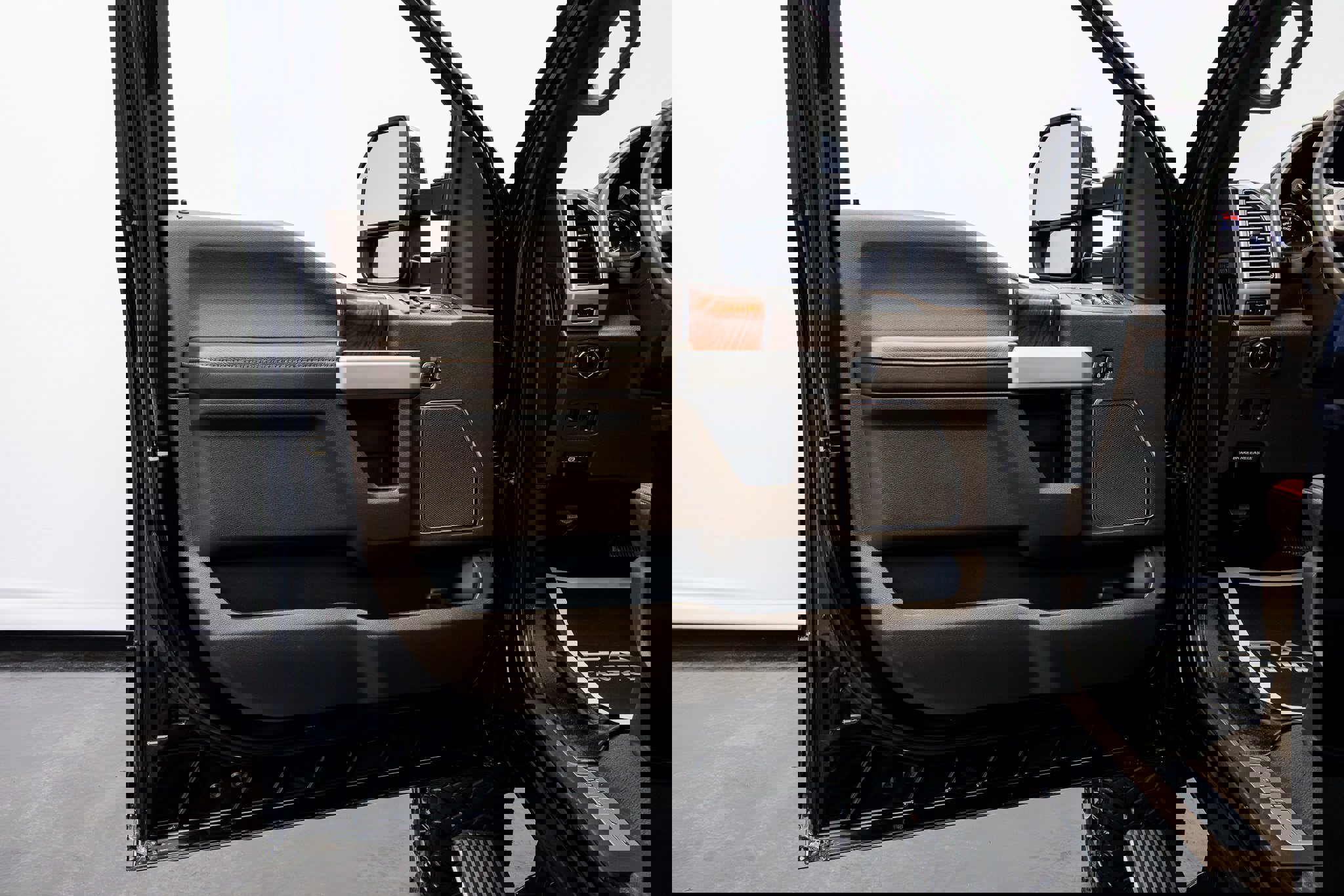 Used 2020 Ford F250 King Ranch w/ King Ranch Ultimate Package image 31