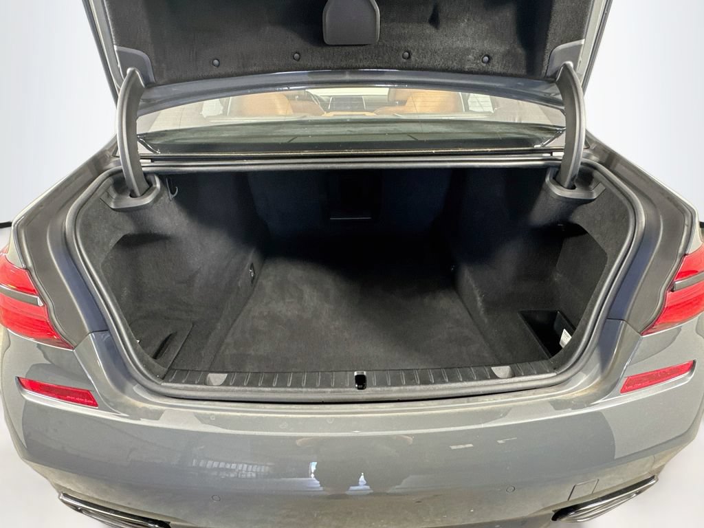 Used 2018 BMW 750i xDrive AWD/4WD image 29