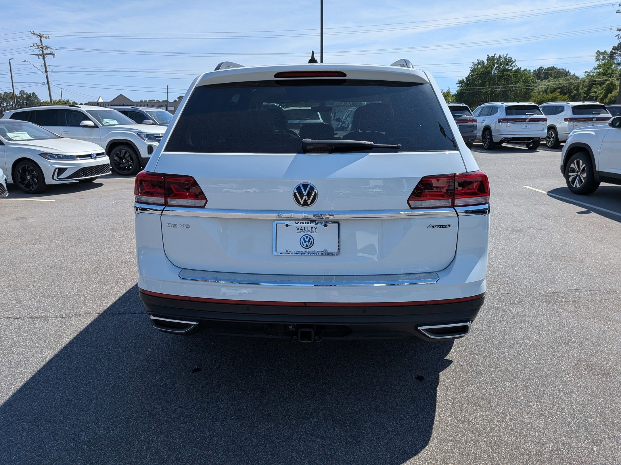 Used 2023 Volkswagen Atlas SE w/ Panoramic Sunroof Package AWD/4WD image 4