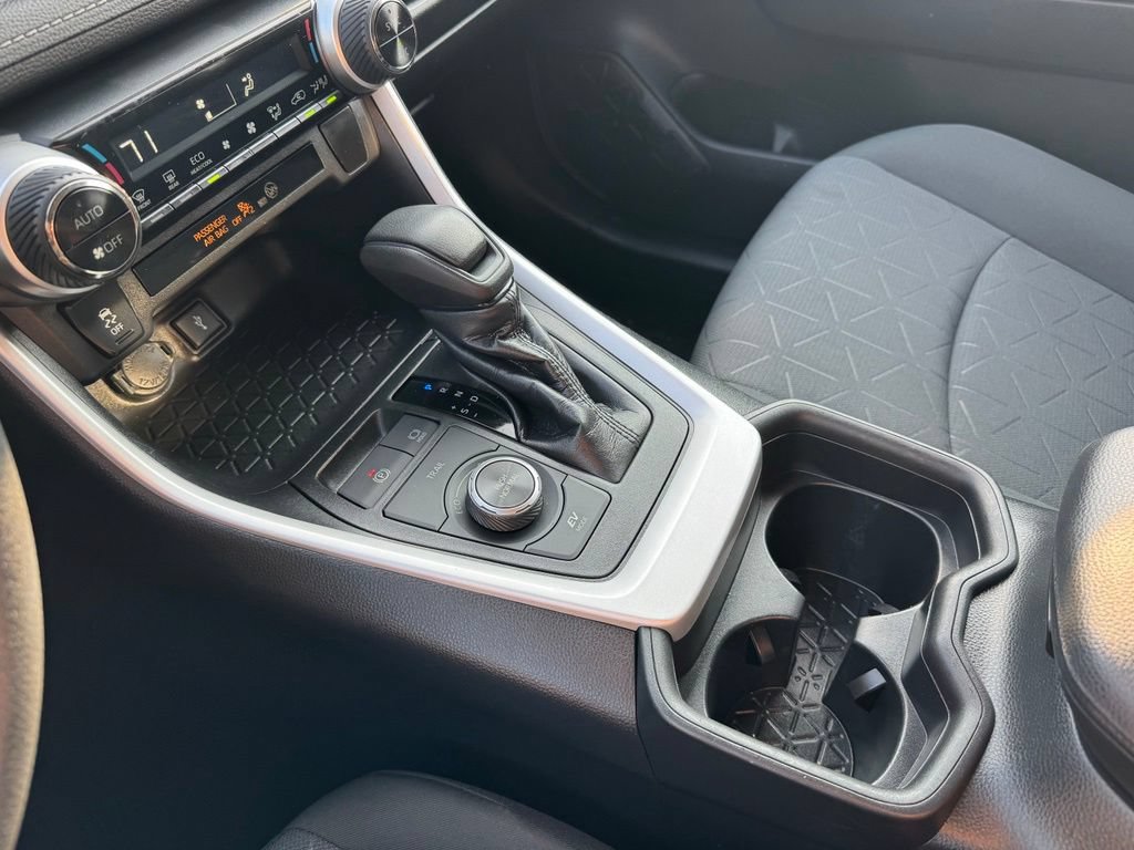 Used 2020 Toyota RAV4 XLE w/ All Weather Liner Package AWD/4WD image 9