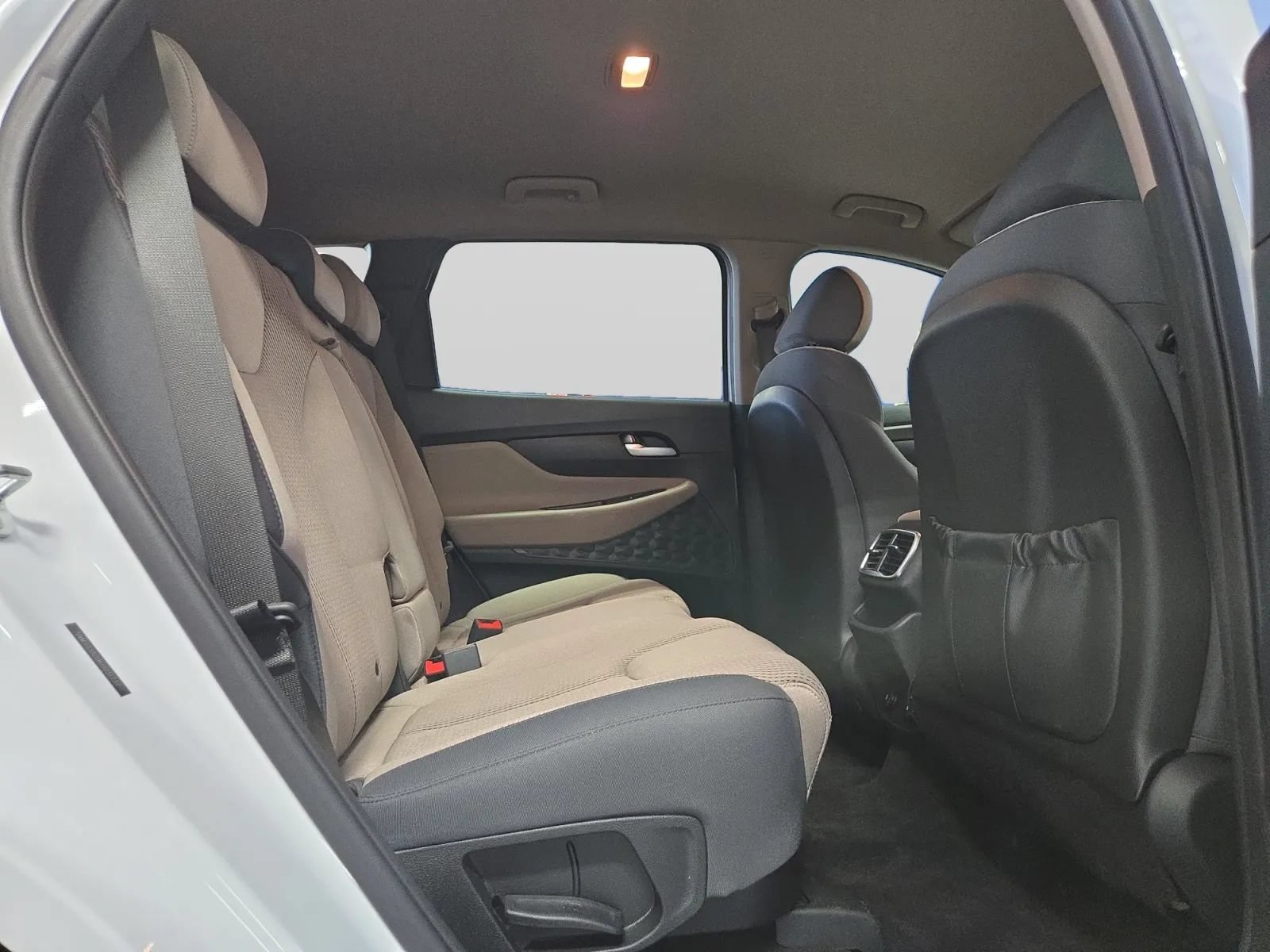 Used 2019 Hyundai Santa Fe SEL FWD image 31