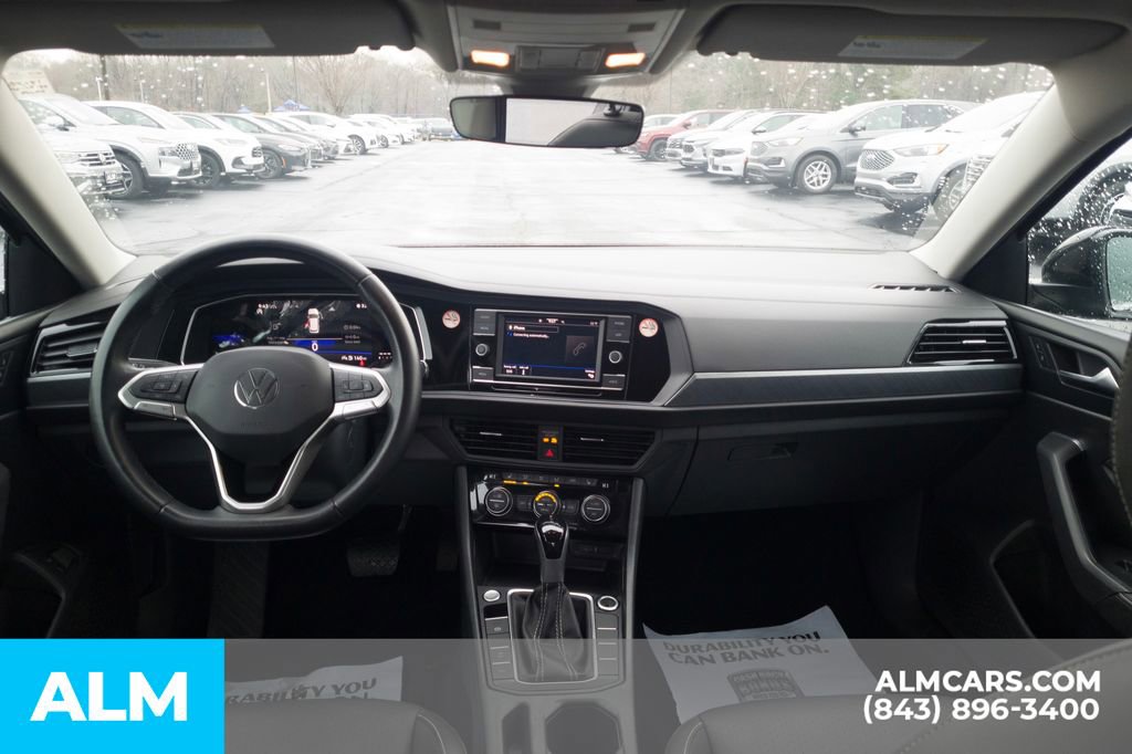 Used 2024 Volkswagen Jetta SE image 20