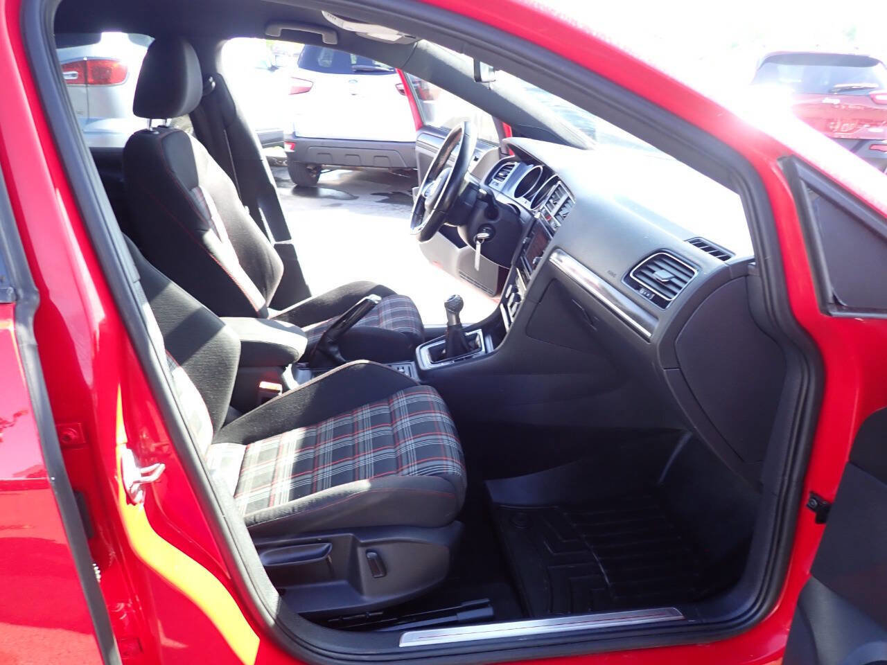 Used 2018 Volkswagen GTI S FWD image 12