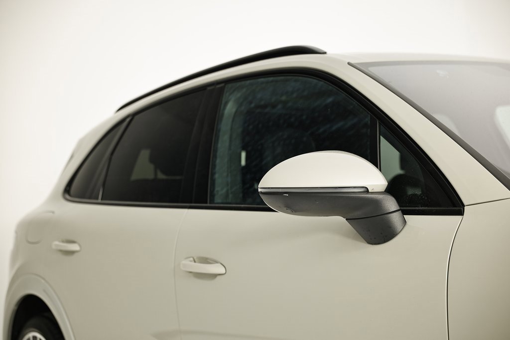 Used 2023 Porsche Cayenne image 16