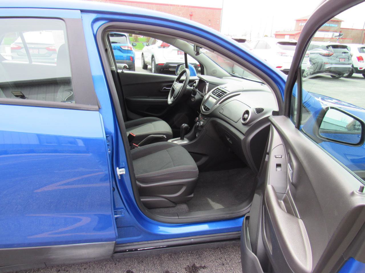 Used 2015 Chevrolet Trax LS FWD image 24