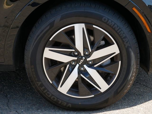 Used 2023 Kia Sorento EX w/ Panoramic Sunroof Package image 9