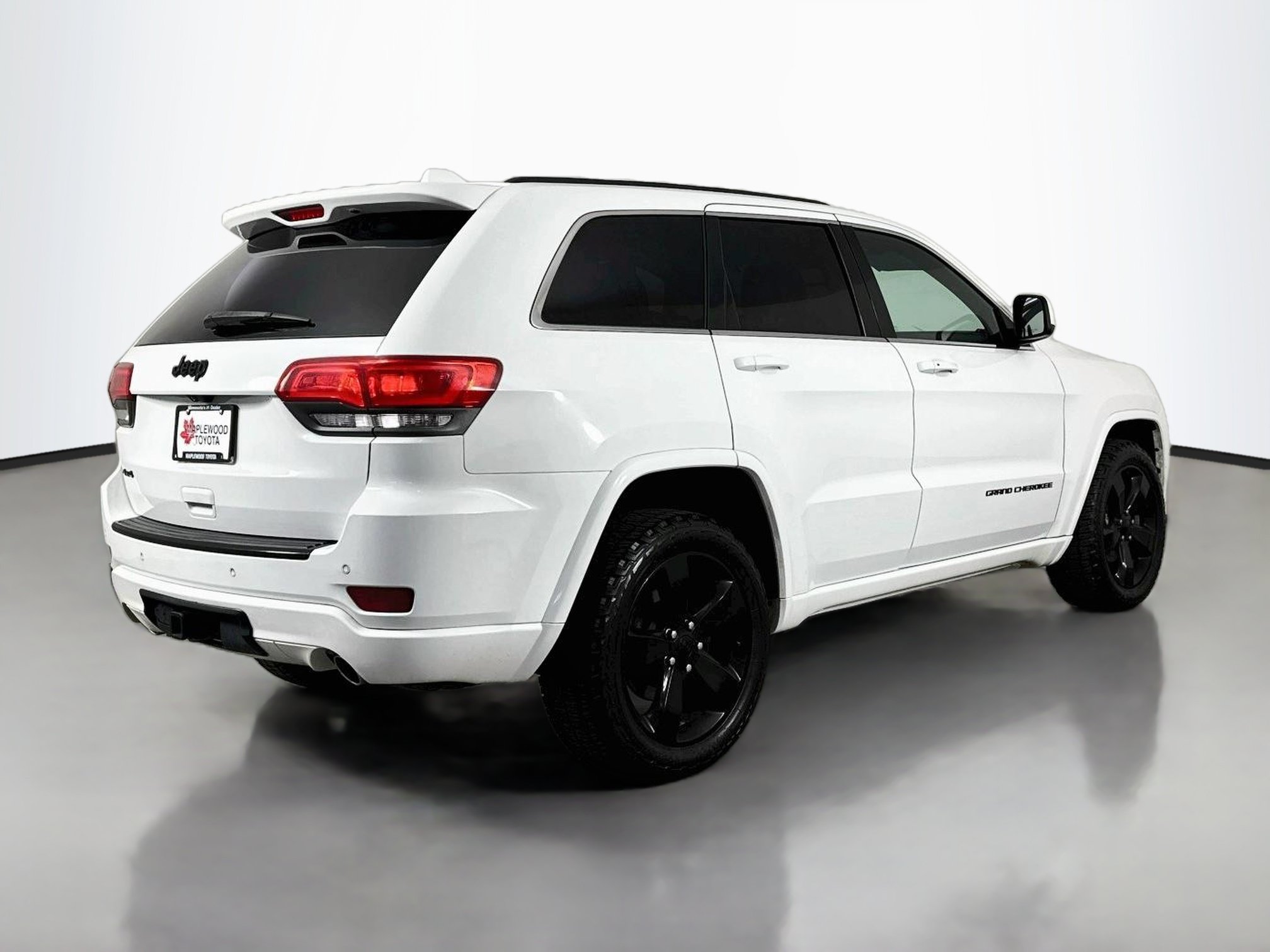 Used 2015 Jeep Grand Cherokee Altitude AWD/4WD image 7