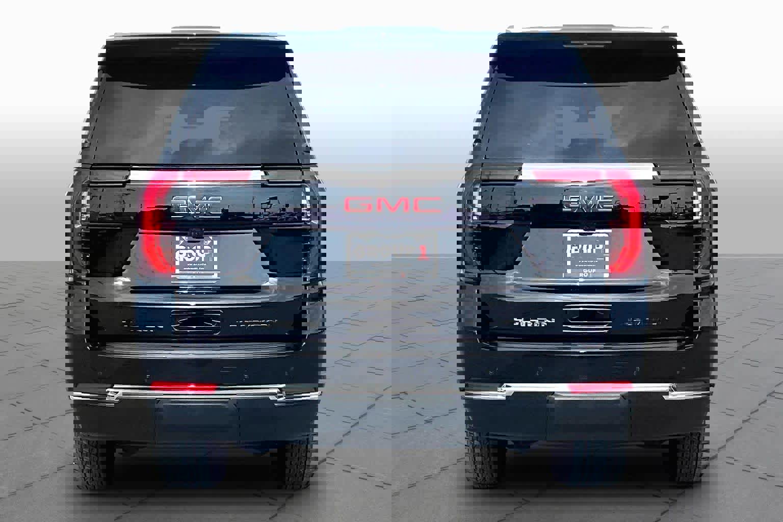 Used 2026 GMC Yukon XL Elevation w/ Elevation Premium Package image 5