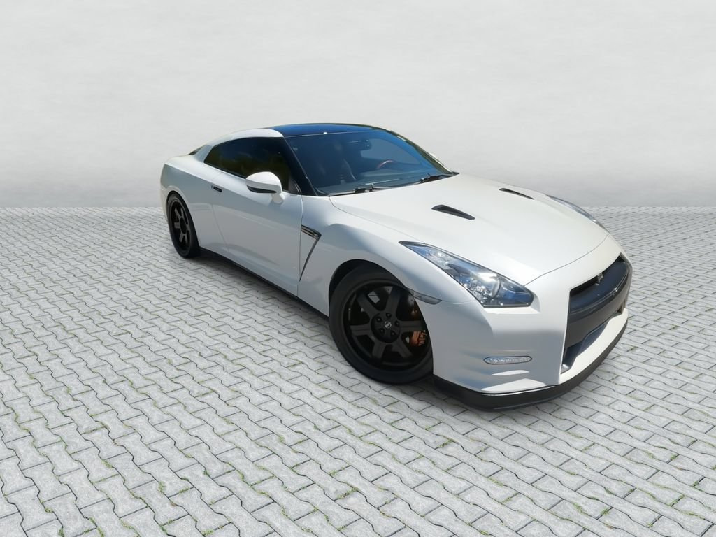 Used 2014 Nissan GT-R Black Edition AWD/4WD image 2