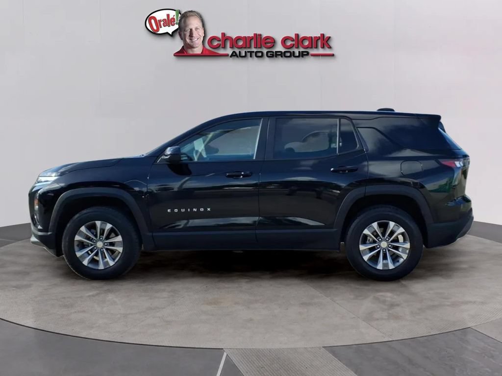 Used 2026 Chevrolet Equinox LT w/ Convenience Package II FWD image 2