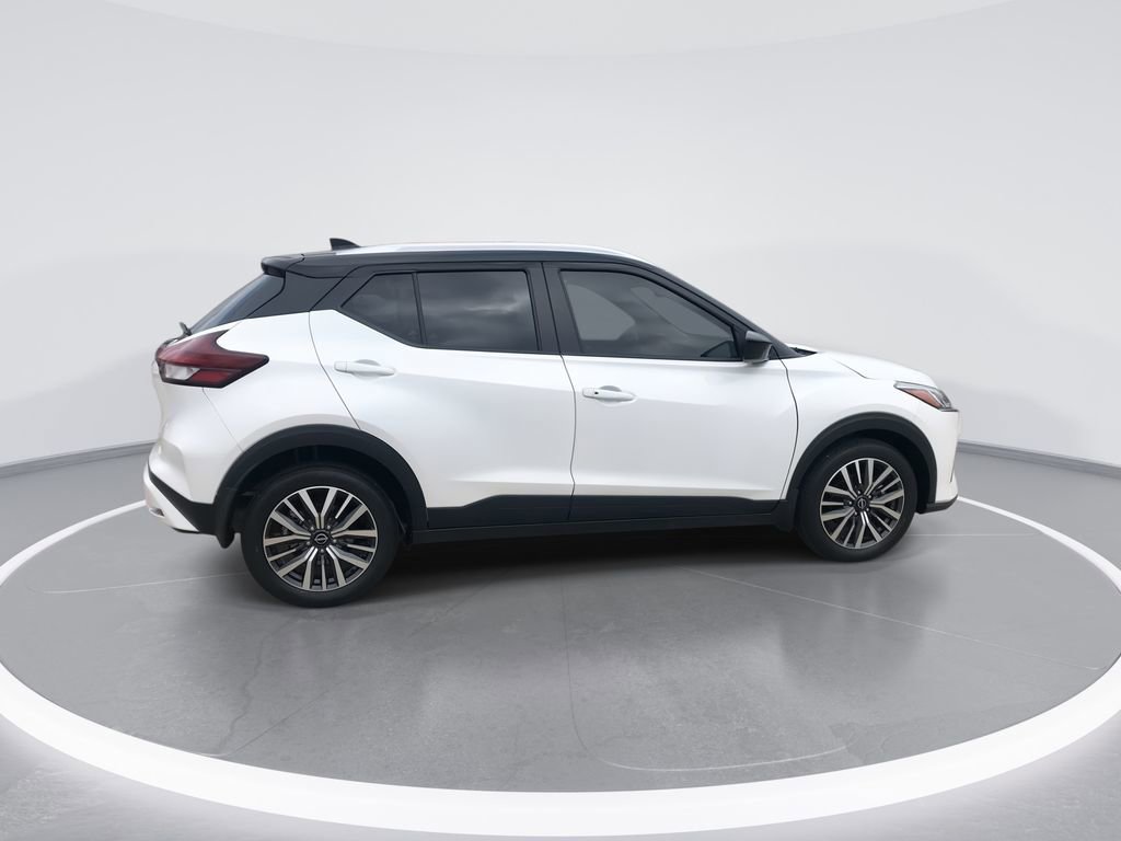 Used 2024 Nissan Kicks SV w/ Interior Electronics Package FWD image 9
