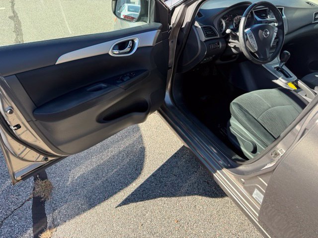Used 2015 Nissan Sentra SV FWD image 12