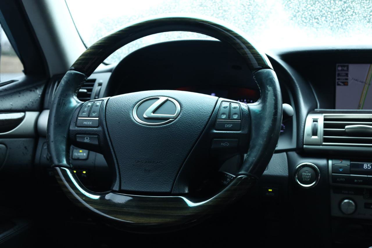 Used 2017 Lexus LS 460 w/ Comfort Package image 7