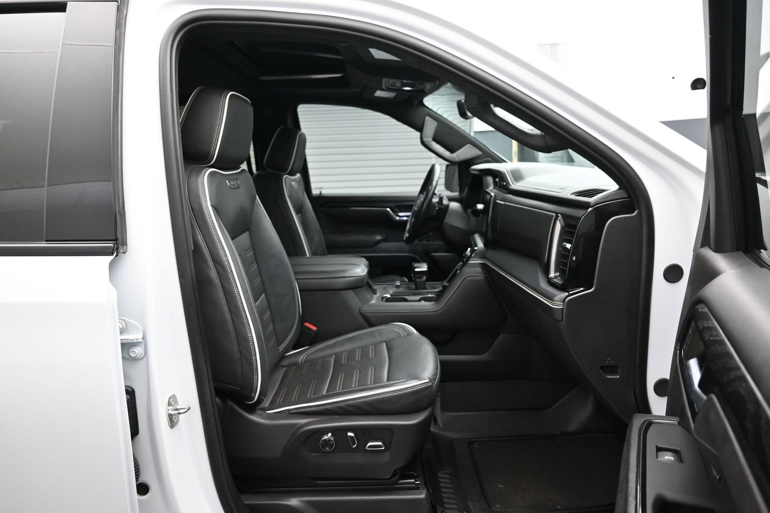 Used 2024 GMC Sierra 1500 AT4X AWD/4WD image 13