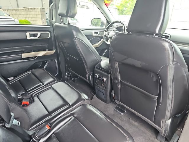 Used 2023 Ford Explorer XLT w/ Equipment Group 202A RWD image 11