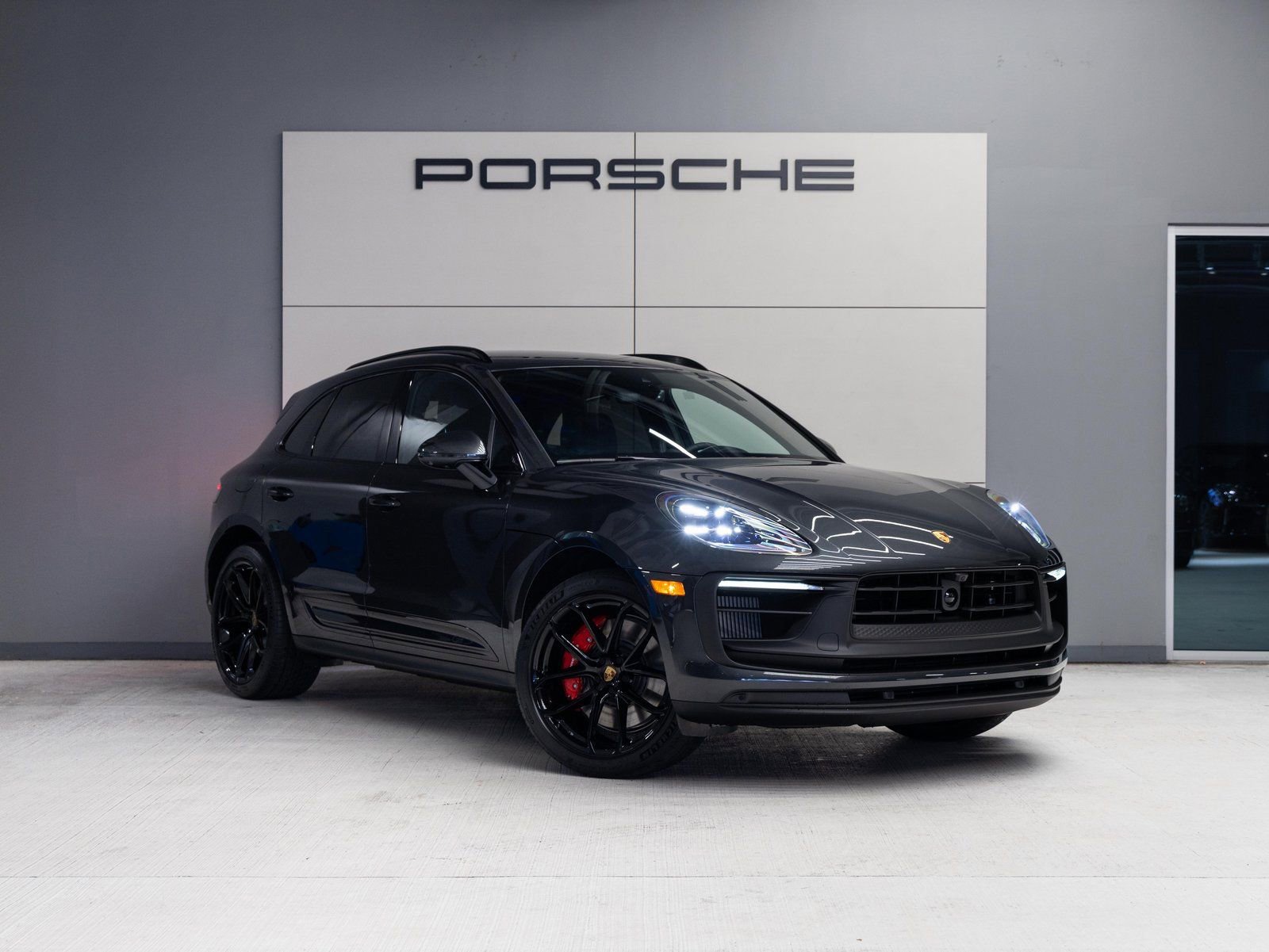New 2026 Porsche Macan GTS AWD/4WD image 9