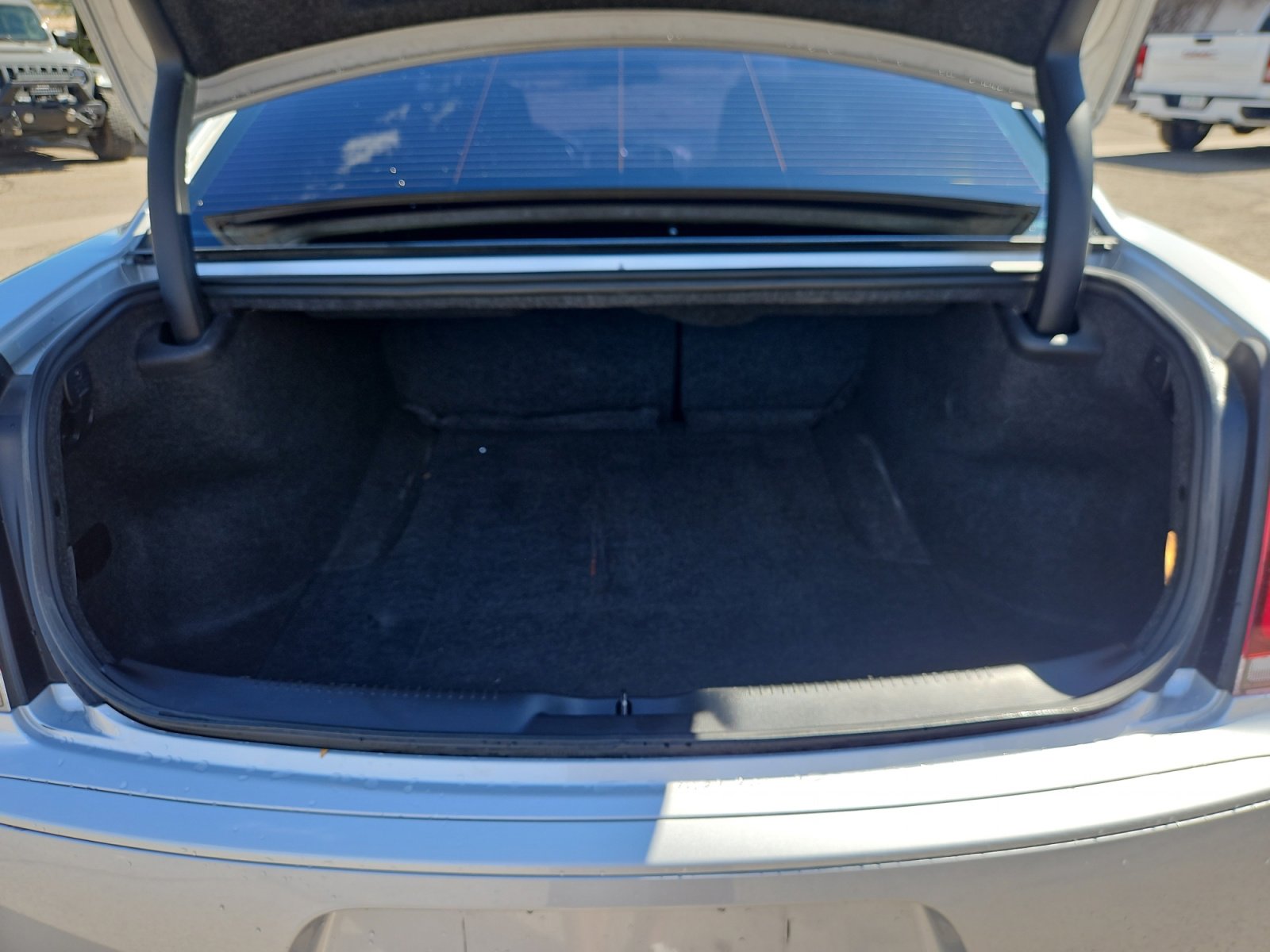 Used 2022 Chrysler 300 Touring w/ Sport Appearance Package image 34