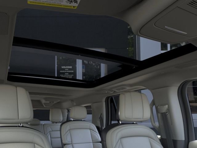 New 2025 Lincoln Navigator L Reserve AWD/4WD image 22