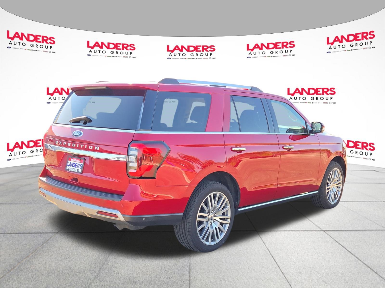 Used 2022 Ford Expedition Limited image 3