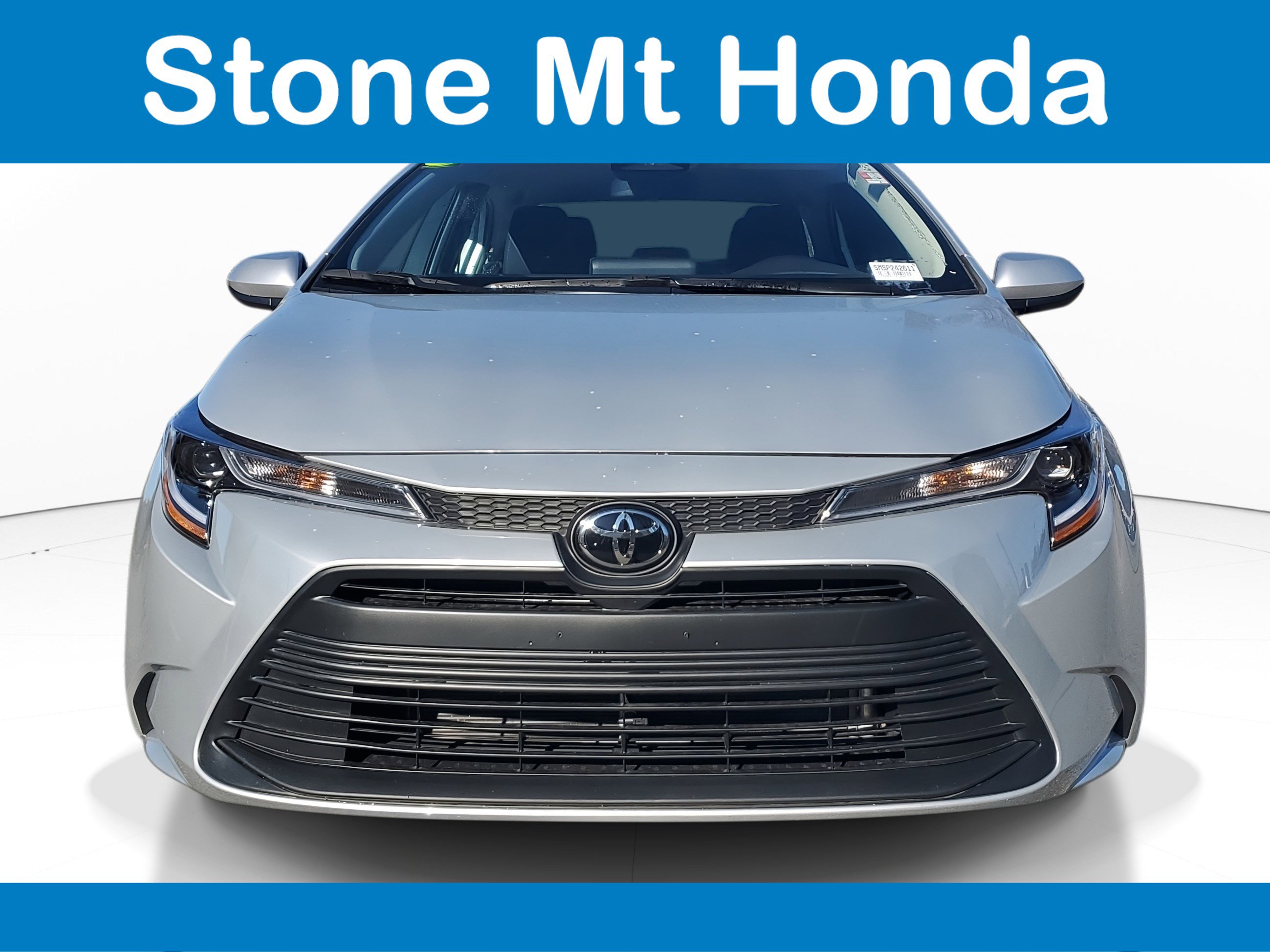 Used 2025 Toyota Corolla LE image 2