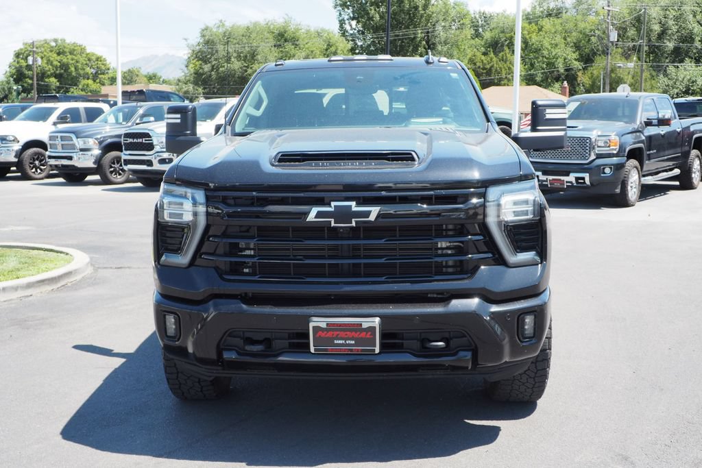 Used 2024 Chevrolet Silverado 3500 LTZ w/ LTZ Plus Package AWD/4WD image 2