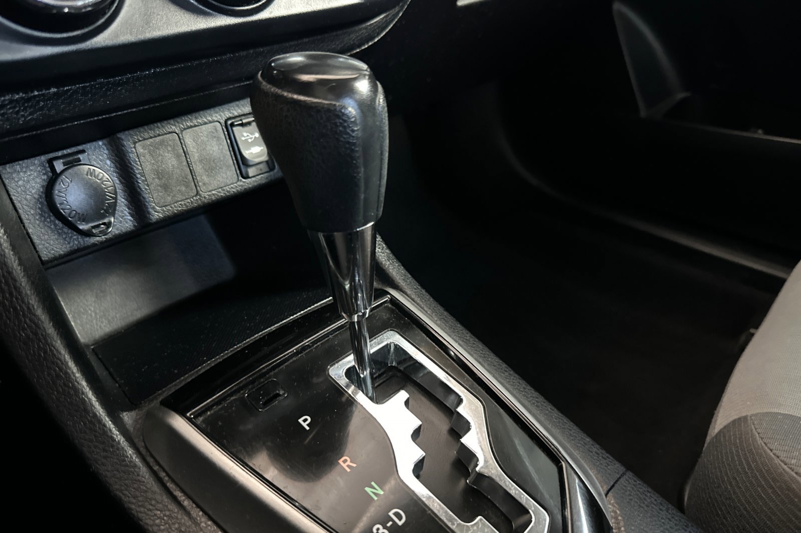 Used 2015 Toyota Corolla L image 19