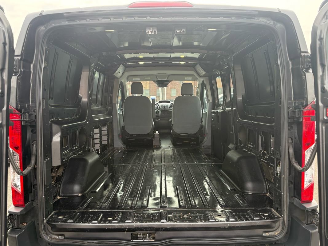 Used 2017 Ford Transit 250 130 Low Roof RWD image 15