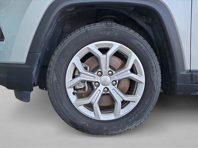 Used 2024 Jeep Compass Latitude AWD/4WD image 22