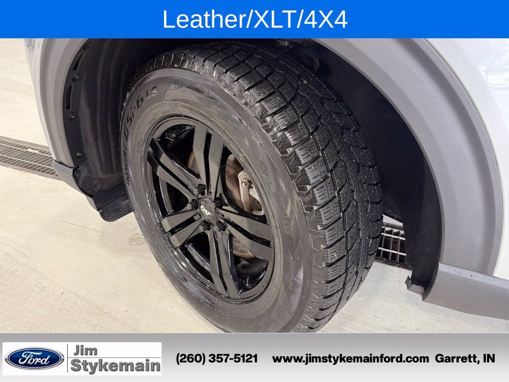 Used 2023 Ford Explorer XLT w/ XLT Sport Appearance Package AWD/4WD image 4