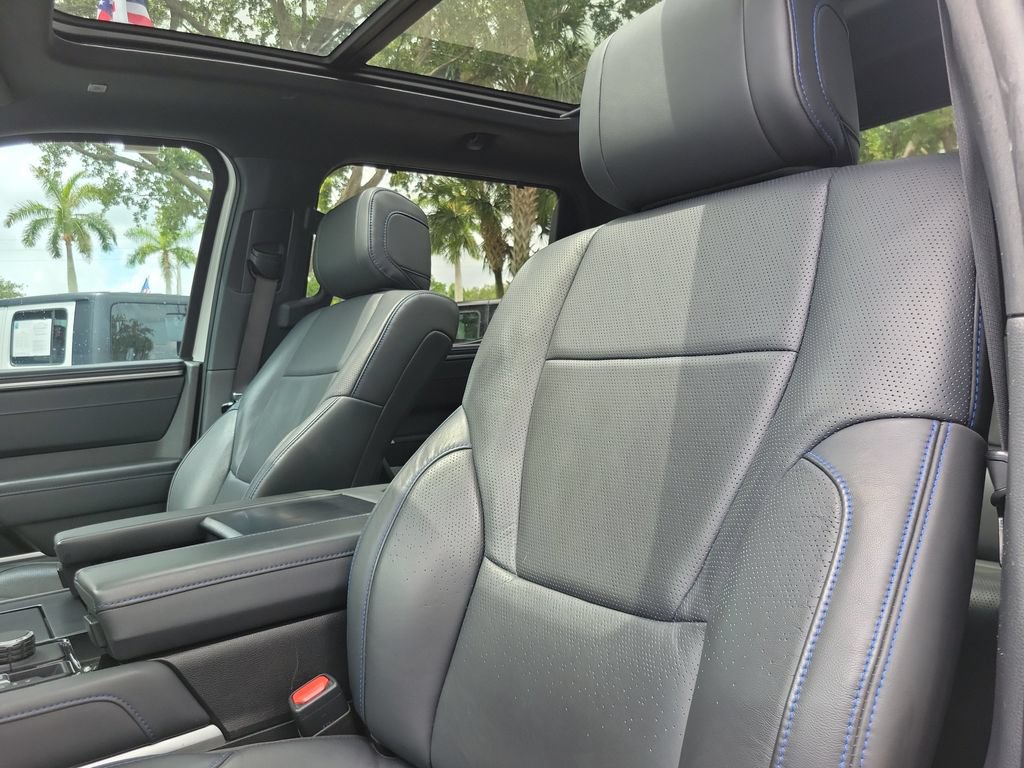 Used 2024 Toyota Tundra Platinum AWD/4WD image 15