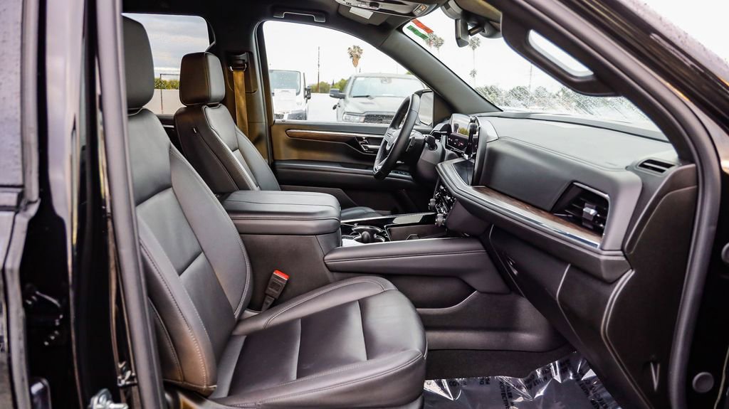Used 2025 Chevrolet Tahoe Z71 AWD/4WD image 20