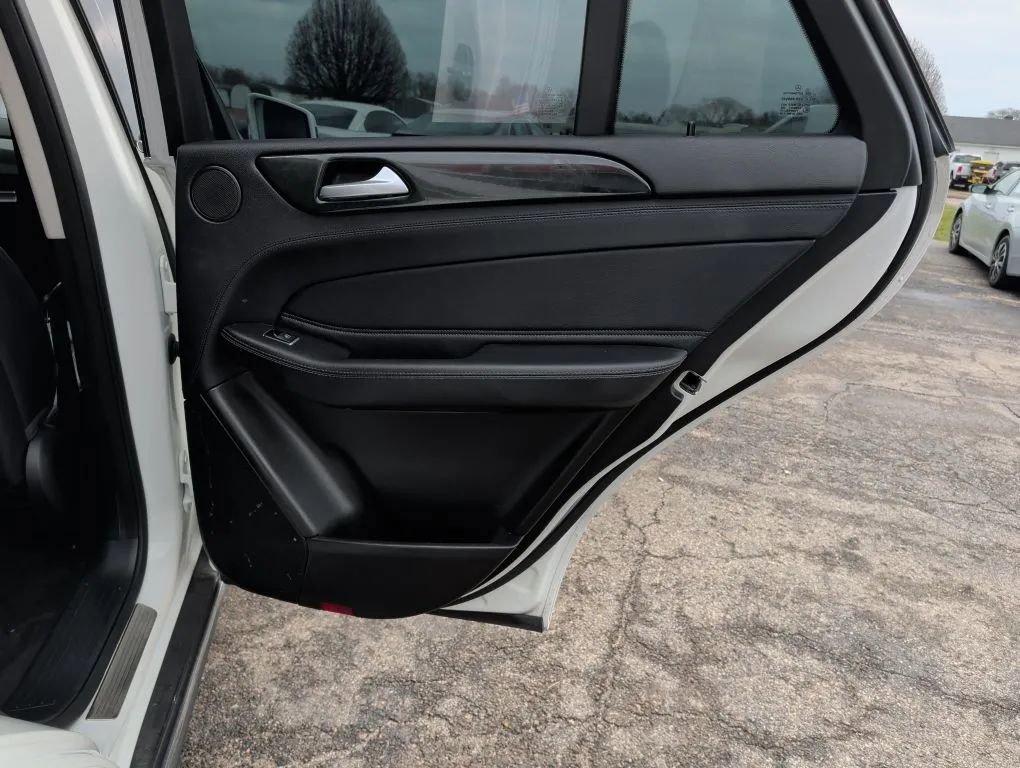 Used 2017 Mercedes-Benz GLE 550e image 22