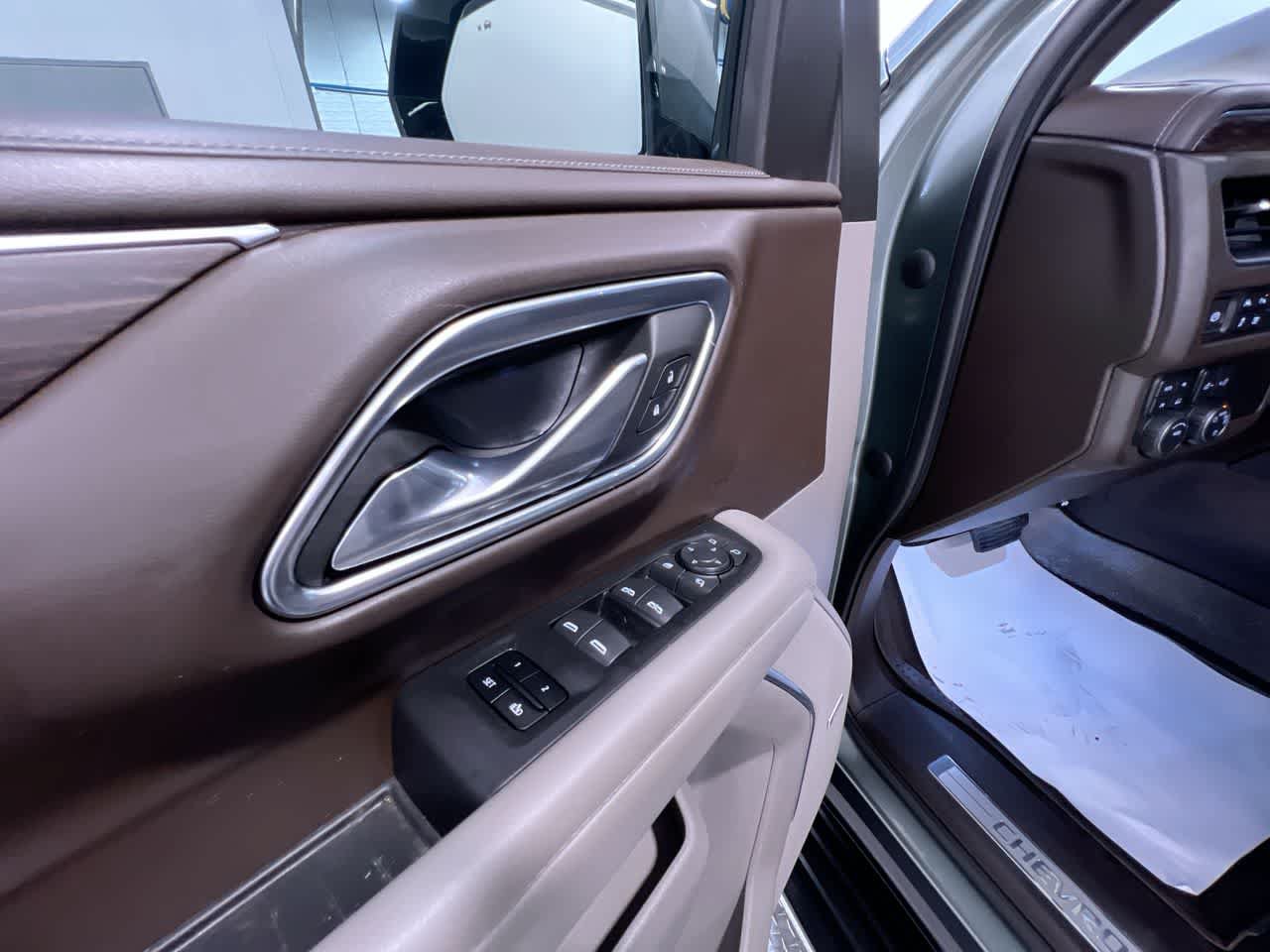 Used 2023 Chevrolet Tahoe LT w/ Luxury Package AWD/4WD image 12