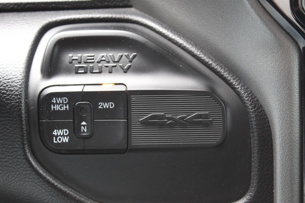 Used 2024 RAM 3500 Big Horn w/ Night Edition AWD/4WD image 23