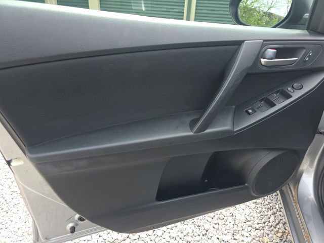 Used 2013 MAZDA MAZDA3 i Touring FWD image 12
