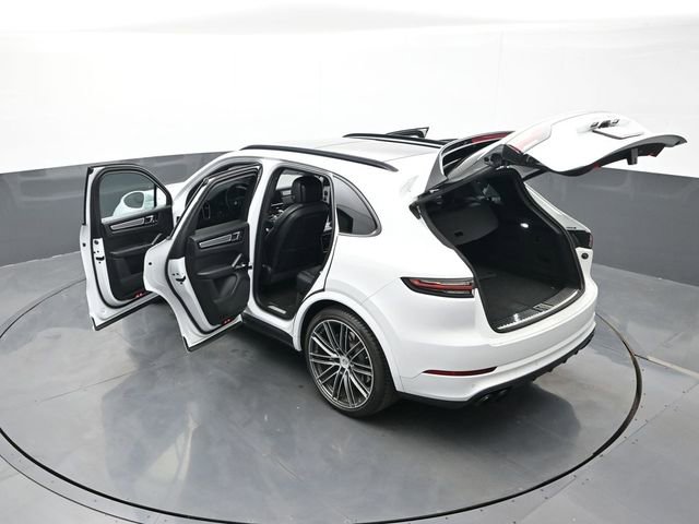 Certified 2021 Porsche Cayenne Turbo AWD/4WD image 29