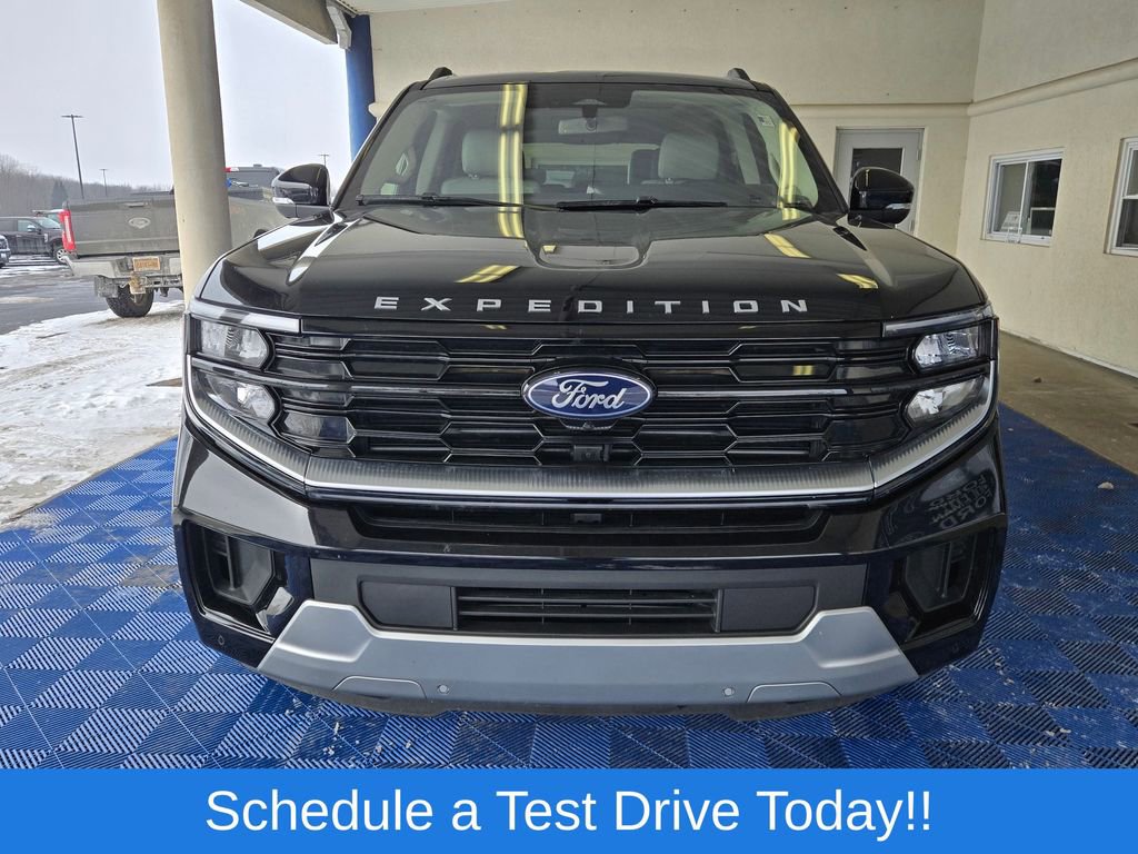 Used 2025 Ford Expedition Platinum image 2